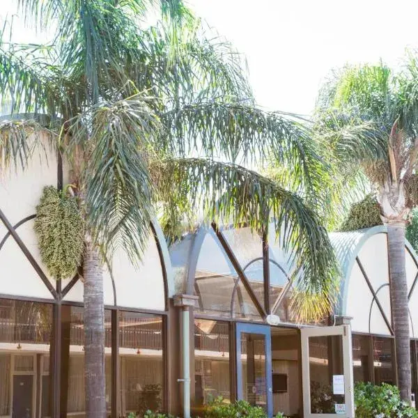 Bay Motel Hotel to Adelaide Airport (ADL) premium and luxurious chauffeur service