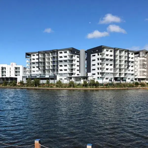 Waterline at Oceanside to Brisbane Airport (BNE) premium and luxurious chauffeur service