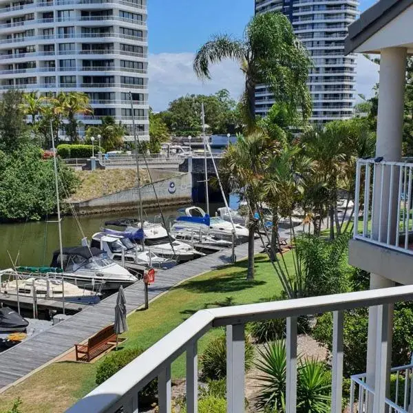 Bayview Bay Apartments and Marina to Brisbane Airport (BNE) premium and luxurious chauffeur service