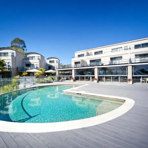 Corrigans Cove to Sydney Airport (SYD) premium and luxurious chauffeur service