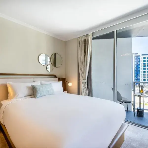 Mantra Terrace Brisbane to Brisbane Airport (BNE) premium and luxurious chauffeur service