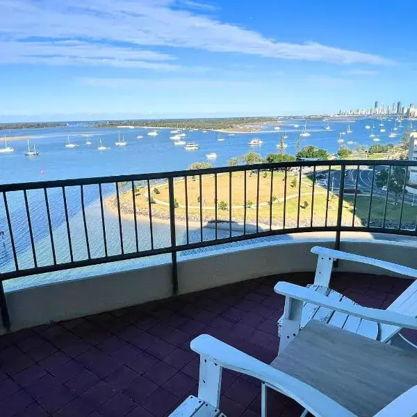 Broadwater Shores Waterfront Apartments to Brisbane Airport (BNE) premium and luxurious chauffeur service