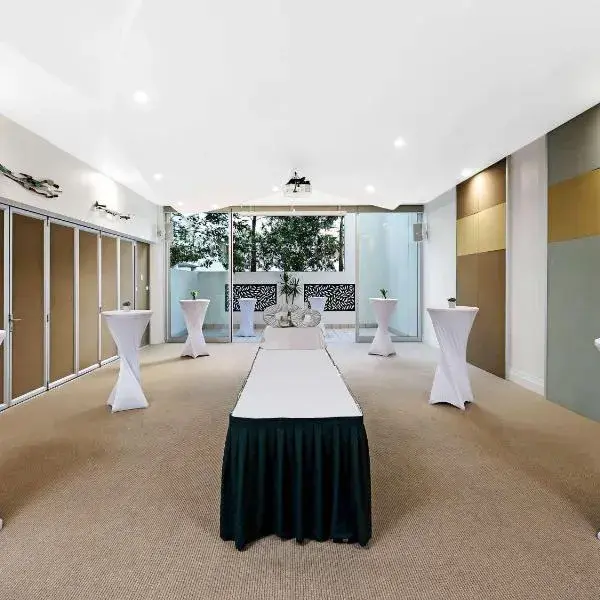 The Sebel Maroochydore to Brisbane Airport (BNE) premium and luxurious chauffeur service