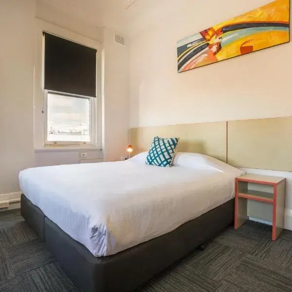 Melton Hotel Auburn to Sydney Airport (SYD) premium and luxurious chauffeur service
