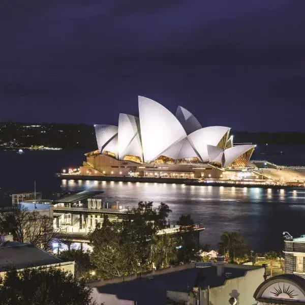 Rendezvous Hotel Sydney The Rocks to Sydney Airport (SYD) premium and luxurious chauffeur service