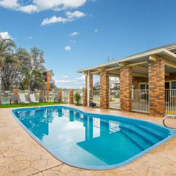 Hybiscus Waterfront Apartments to Melbourne Airport premium and luxurious chauffeur service