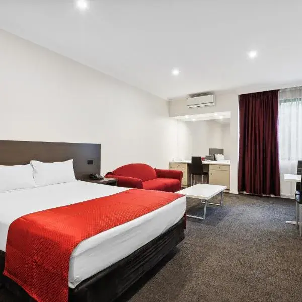 Quality Hotel Manor to Melbourne Airport premium and luxurious chauffeur service