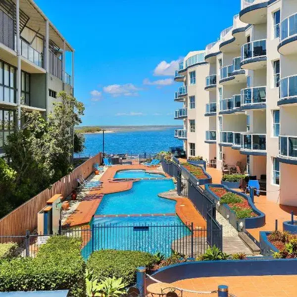 Watermark Resort Caloundra to Brisbane Airport (BNE) premium and luxurious chauffeur service