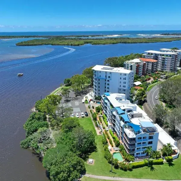 Reflections Holiday Apartments to Brisbane Airport (BNE) premium and luxurious chauffeur service
