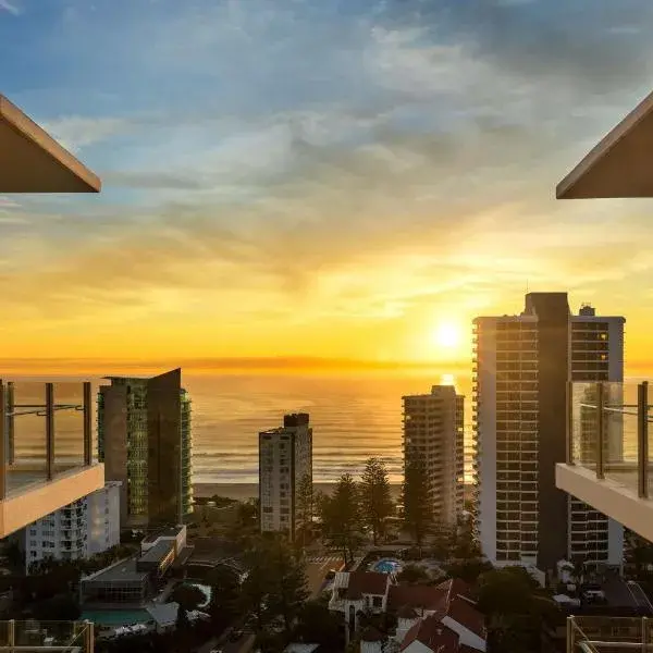 Wyndham Resort Surfers Paradise to Brisbane Airport (BNE) premium and luxurious chauffeur service