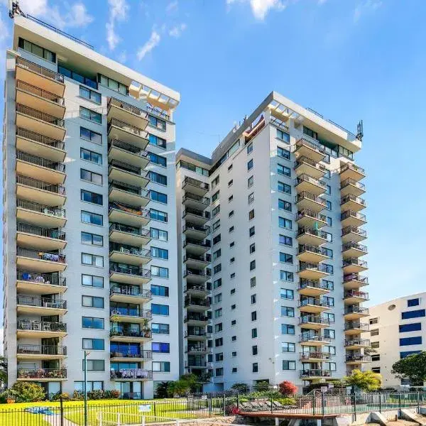 Maroochydore Riverfront Apartment to Brisbane Airport (BNE) premium and luxurious chauffeur service