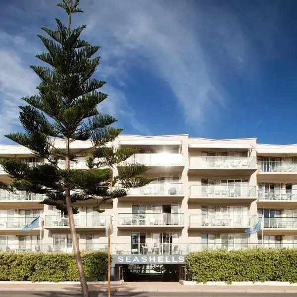 Seashells Scarborough to Perth Airport (PER) premium and luxurious chauffeur service