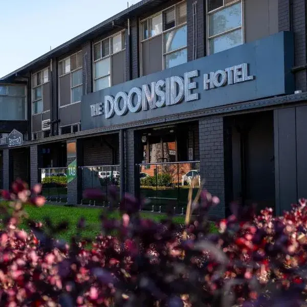 Doonside Hotel to Sydney Airport (SYD) premium and luxurious chauffeur service