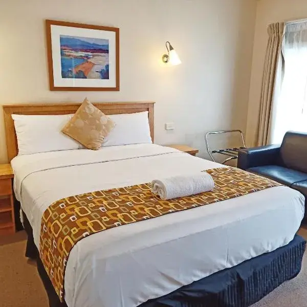 Glen Inn to Melbourne Airport premium and luxurious chauffeur service