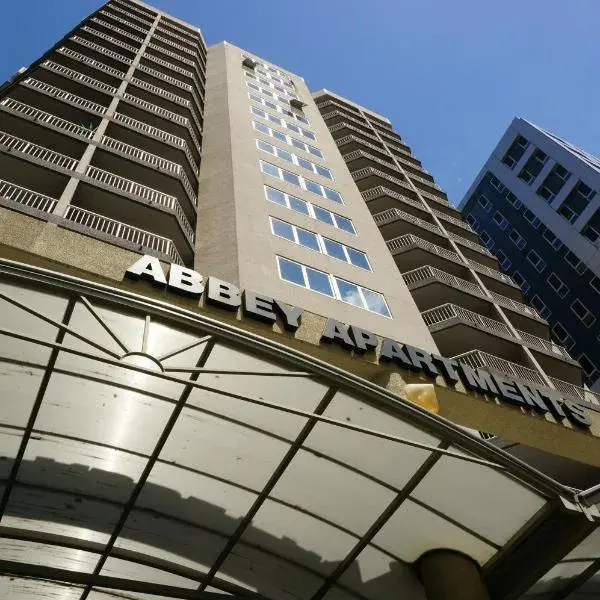 Abbey On Roma Hotel & Apartments to Brisbane Airport (BNE) premium and luxurious chauffeur service
