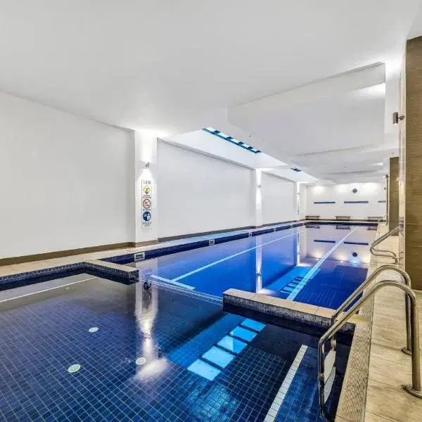 Pegasus Apart-Hotel to Melbourne Airport premium and luxurious chauffeur service