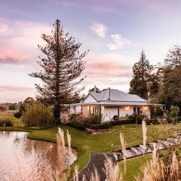 The Homestead to Sydney Airport (SYD) premium and luxurious chauffeur service