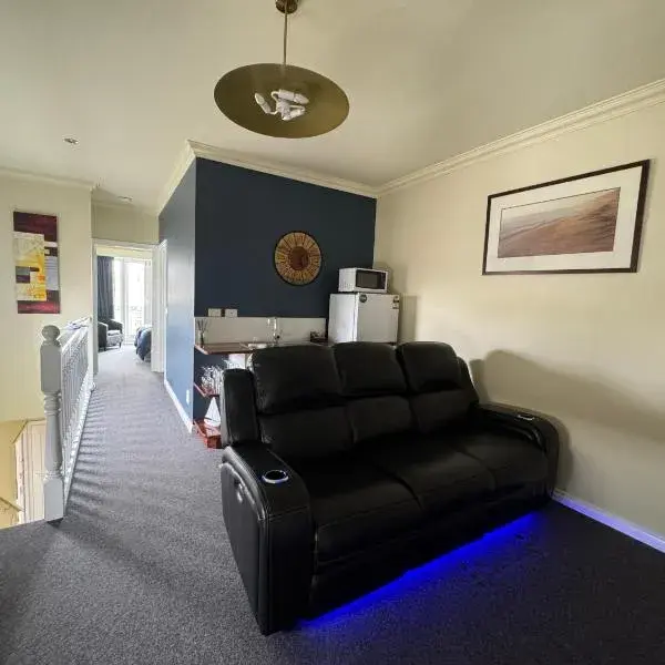 Banyan Place to Melbourne Airport premium and luxurious chauffeur service