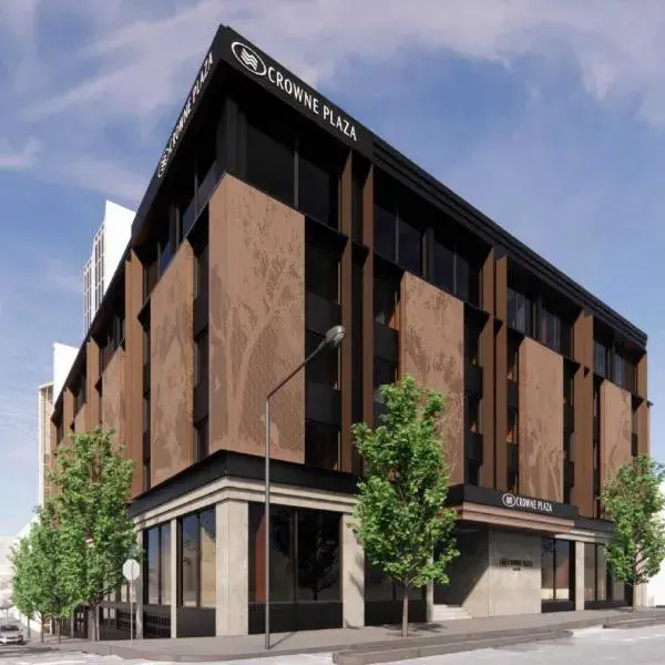 Crowne Plaza Melbourne Carlton by IHG to Melbourne Airport premium and luxurious chauffeur service