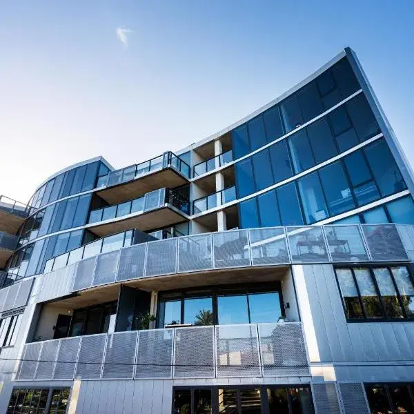 Anchorage Apartments Hampton to Melbourne Airport premium and luxurious chauffeur service