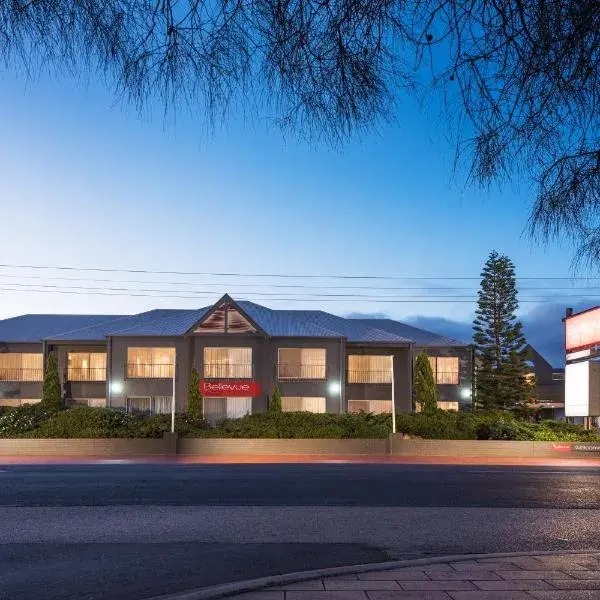 Bellevue On The Lakes to Melbourne Airport premium and luxurious chauffeur service