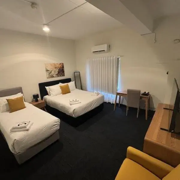 Riverwood Hotel - Adults Only to Sydney Airport (SYD) premium and luxurious chauffeur service