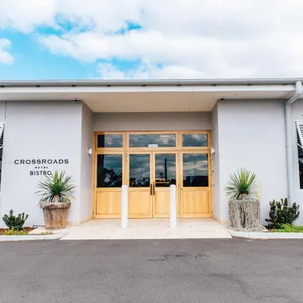 Crossroads Hotel to Sydney Airport (SYD) premium and luxurious chauffeur service