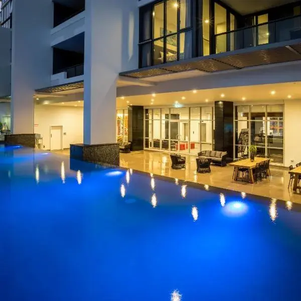 Synergy Broadbeach - Official to Brisbane Airport (BNE) premium and luxurious chauffeur service