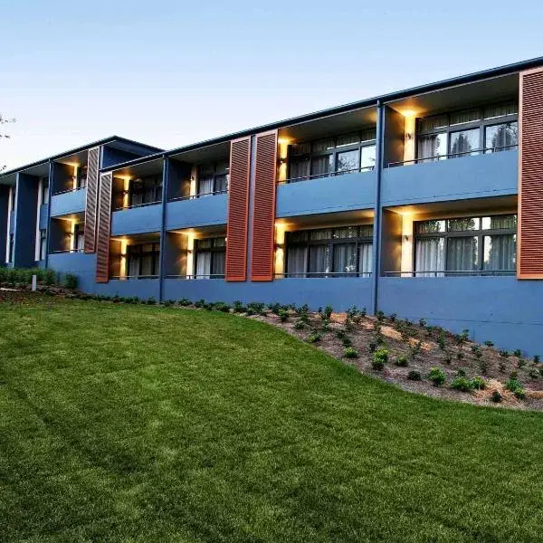 The Sebel Bowral Heritage Park to Sydney Airport (SYD) premium and luxurious chauffeur service