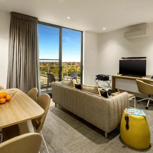 Quest Macquarie Park to Sydney Airport (SYD) premium and luxurious chauffeur service
