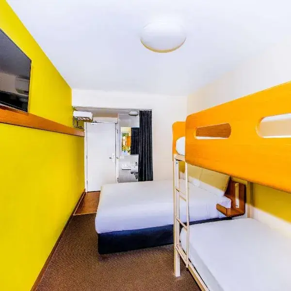 ibis Budget Sydney Olympic Park to Sydney Airport (SYD) premium and luxurious chauffeur service