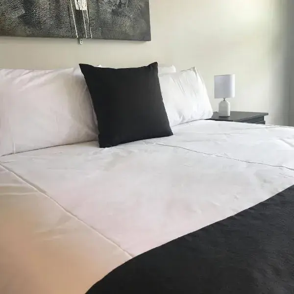 Guiding Star Motel & Hotel to Melbourne Airport premium and luxurious chauffeur service