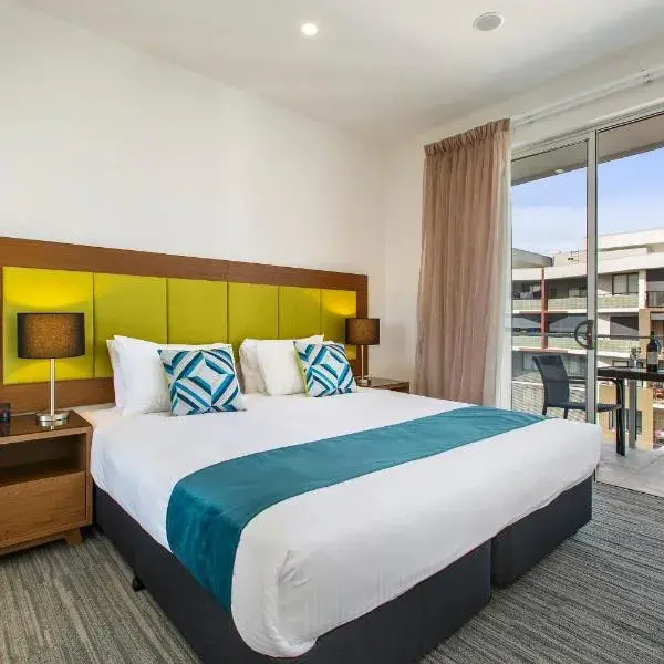 Quest Chermside on Playfield to Brisbane Airport (BNE) premium and luxurious chauffeur service