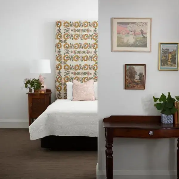 The Provincial Boutique Hotel to Melbourne Airport premium and luxurious chauffeur service