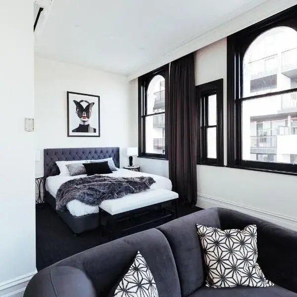 East Brunswick Hotel to Melbourne Airport premium and luxurious chauffeur service