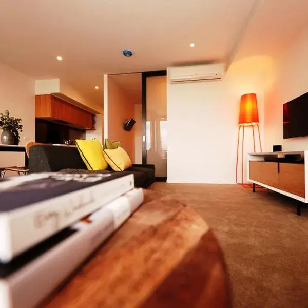 Vine Apartments South Brisbane to Brisbane Airport (BNE) premium and luxurious chauffeur service