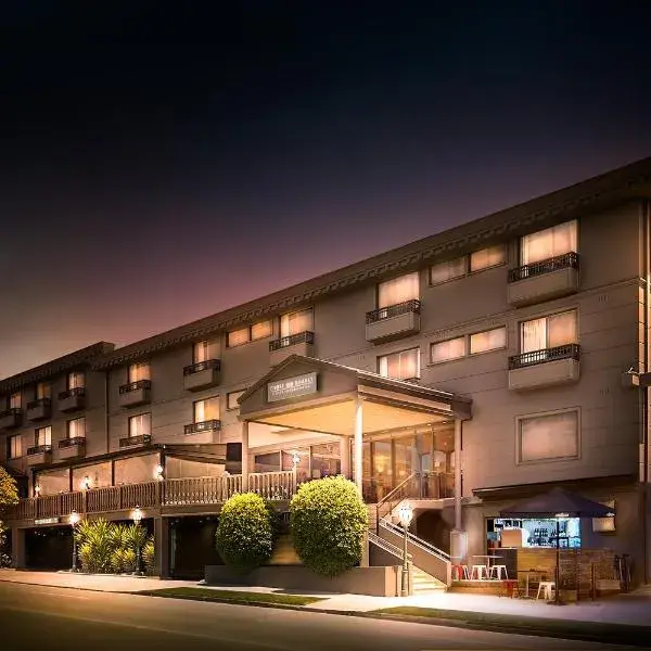 Crest on Barkly Hotel to Melbourne Airport premium and luxurious chauffeur service