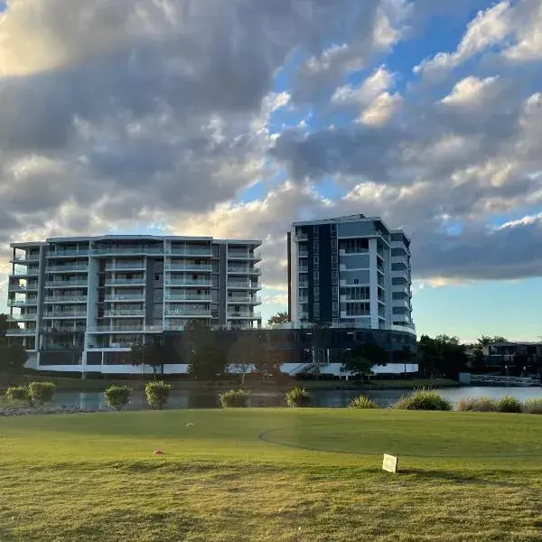 Signature Waterfront Apartments to Brisbane Airport (BNE) premium and luxurious chauffeur service