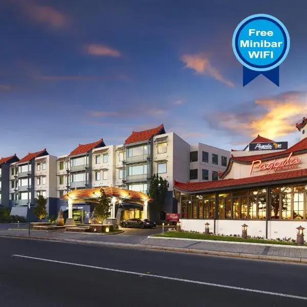 Pagoda Resort & Spa to Perth Airport (PER) premium and luxurious chauffeur service